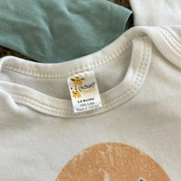 🌟 3 for $12 • Cozy baby One Piece Set - Green, Blue, White - Picture 5 of 8